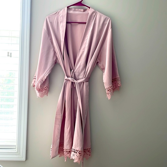 Rose Pink Robe - Picture 1 of 2